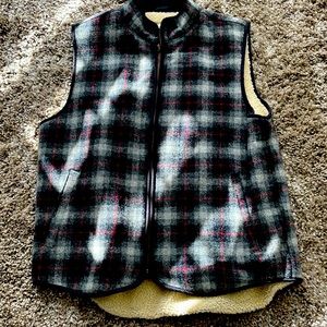 Mens tall large black gray and red plaid zip up vest. Very warm